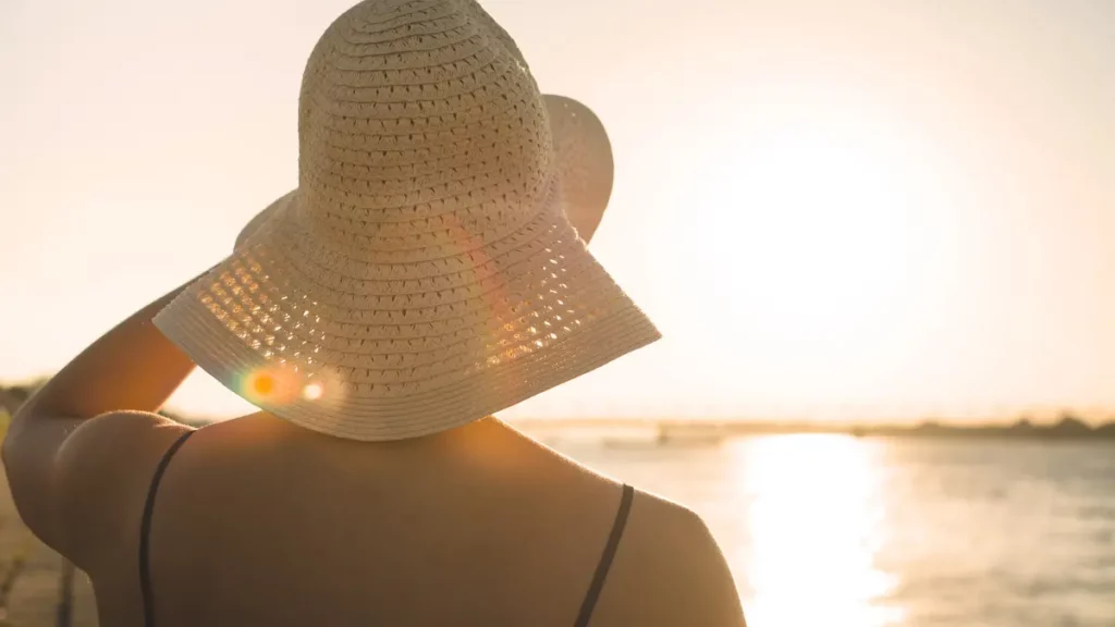 Saiba como tomar banho de sol da forma certa sem prejudicar sua saúde Saiba como tomar banho de sol da forma certa sem prejudicar sua saúde
