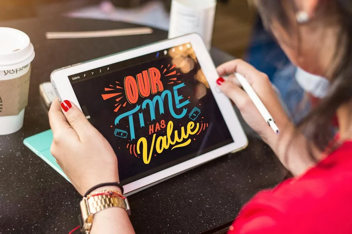 Do caderno à tablet, veja como a tecnologia tem mudado