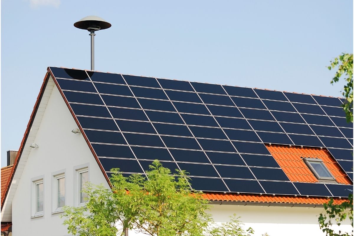 energia-solar-residencial-crescendo-grandes-instaladores-perdendo dinheiro-EUA